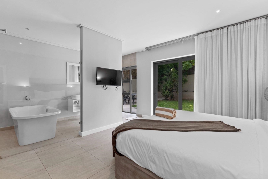 10 Bedroom Property for Sale in Camps Bay Western Cape